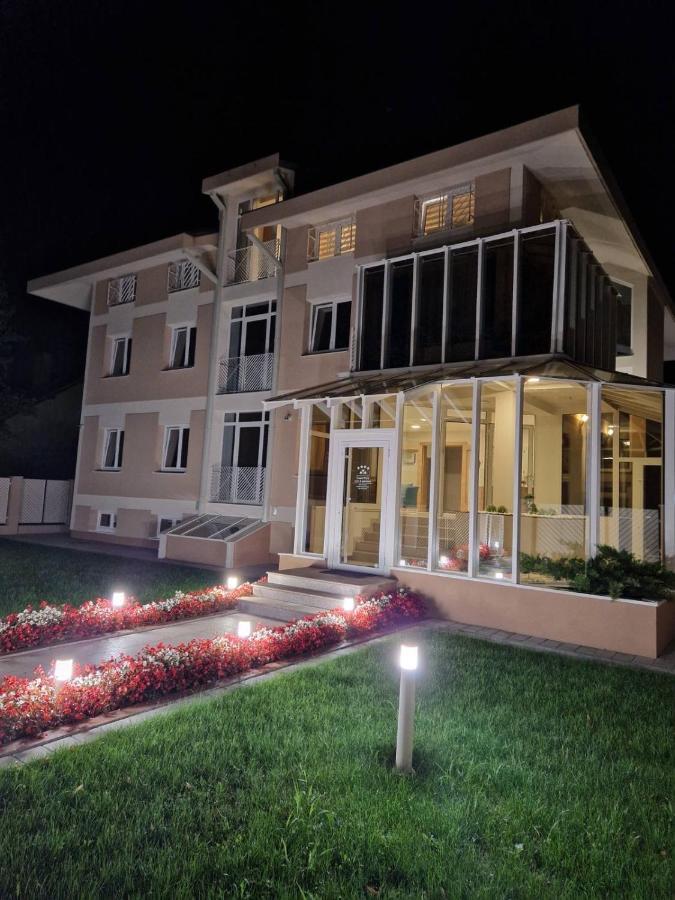 Grand Park Rooms & Apartments Čačak Exterior foto